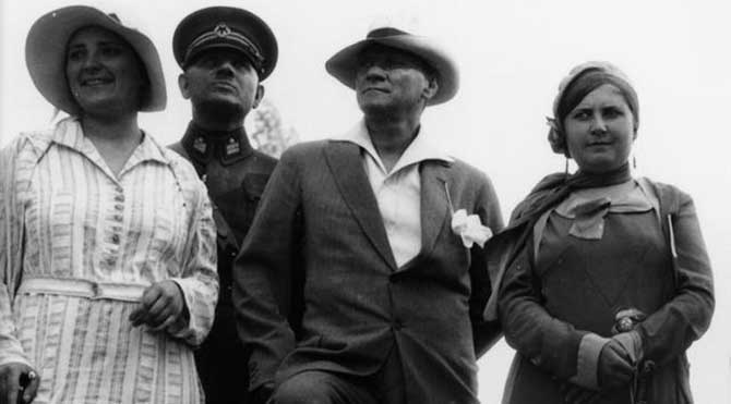 Atatürk’ün Türk Kadınını Yücelten 15 Unutulmaz Sözü