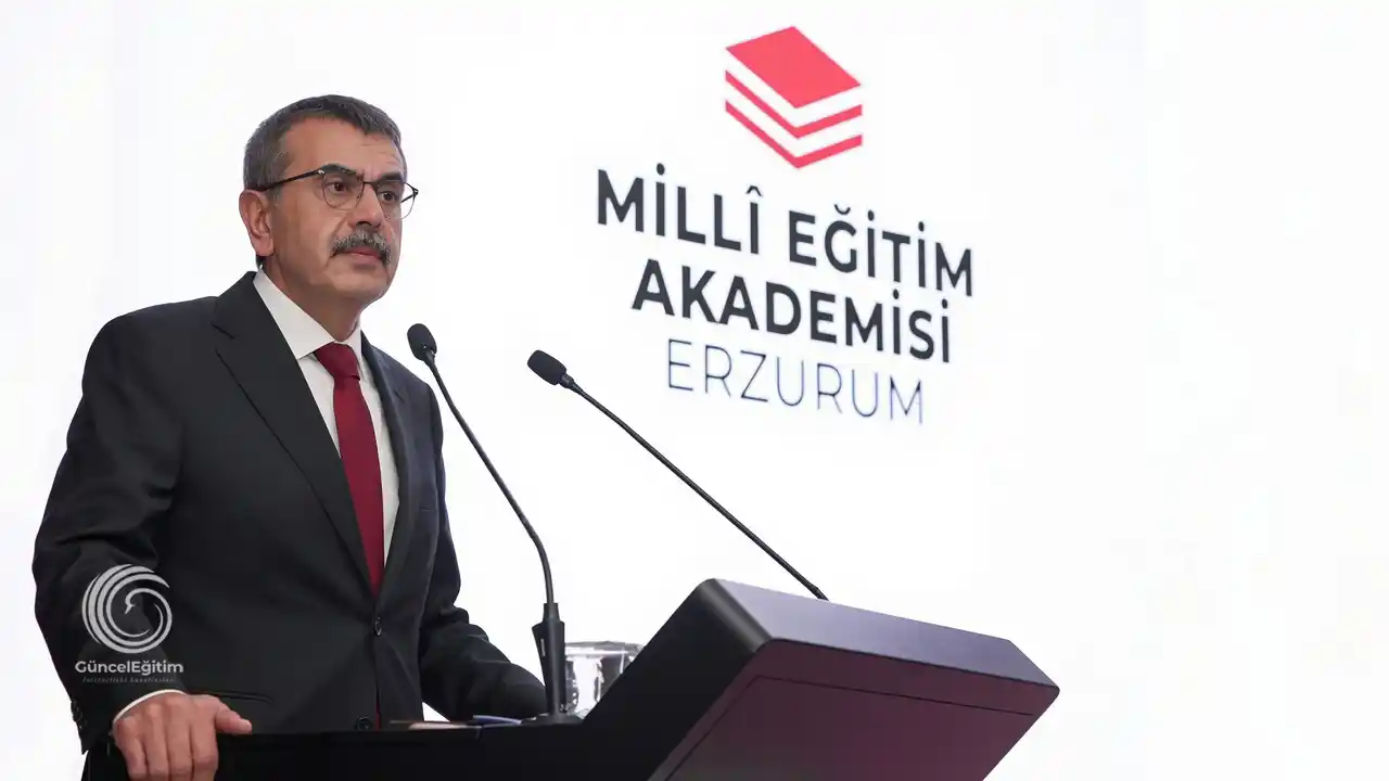 Yusuf Tekin: Görevdeki öğretmenler her 5 yılda bir Akademi'de eğitime alınacak